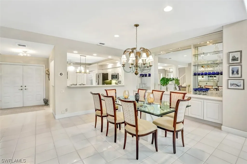 242 Edgemere Way E Naples FL 34105