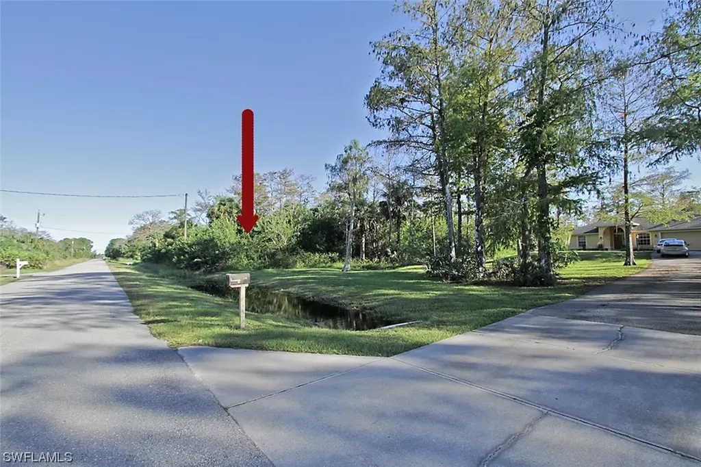 37TH Avenue NE Naples FL 34120