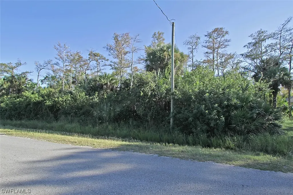 37TH Avenue NE Naples FL 34120