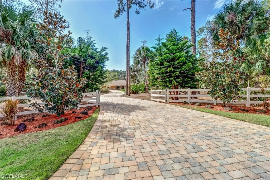 5362 Tallowood Way Naples FL 34116