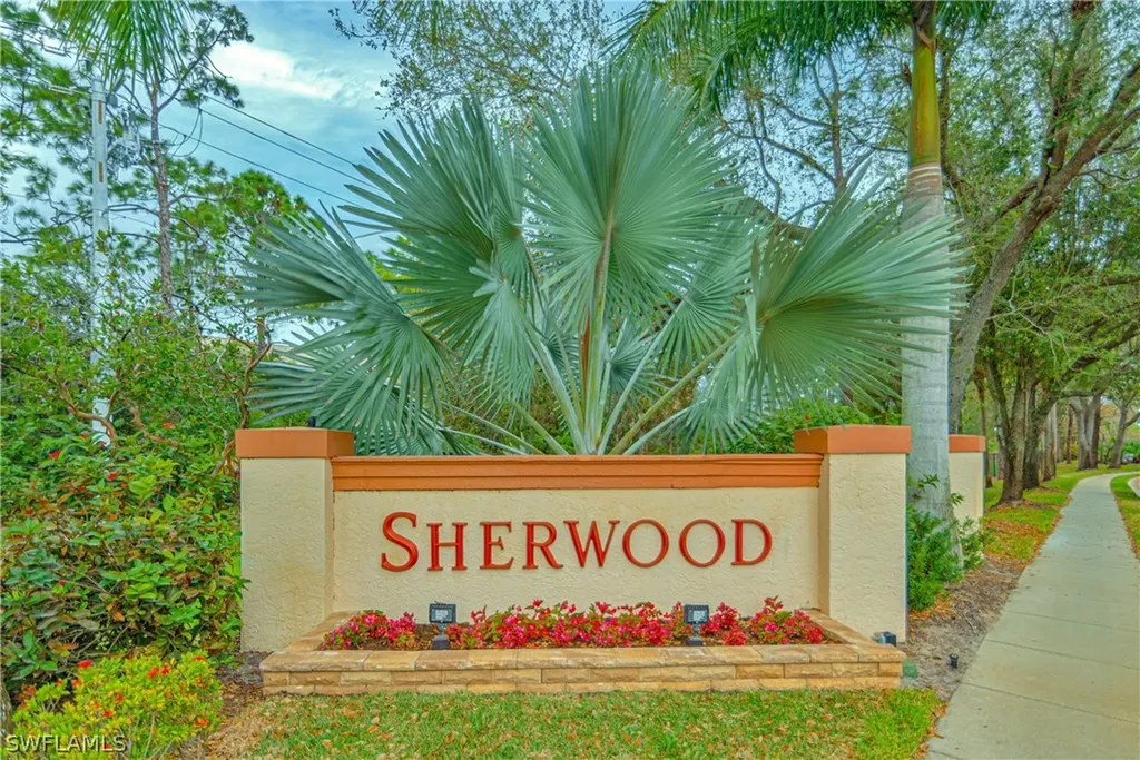 509 Robin Hood Circle Naples FL 34104