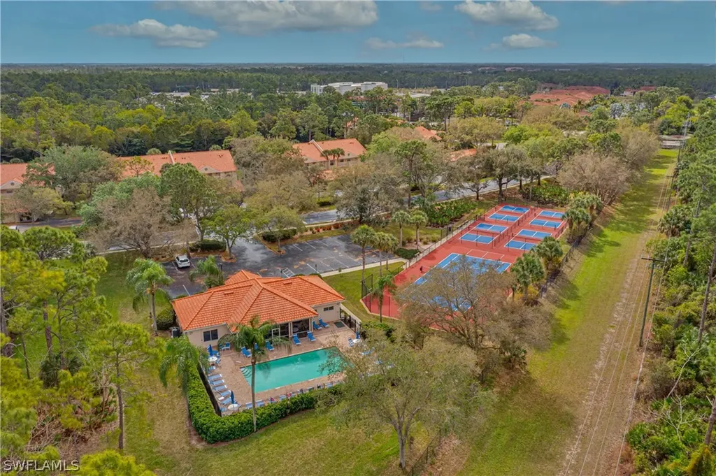 509 Robin Hood Circle Naples FL 34104