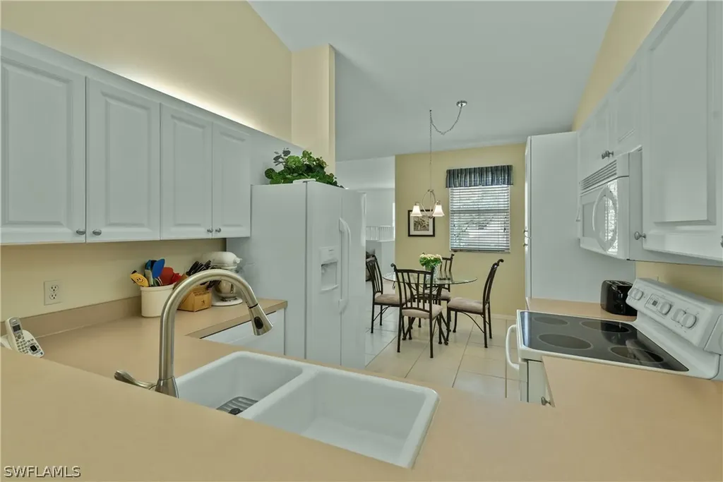 509 Robin Hood Circle Naples FL 34104