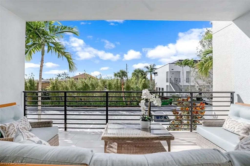 1111 Central Avenue Naples FL 34102