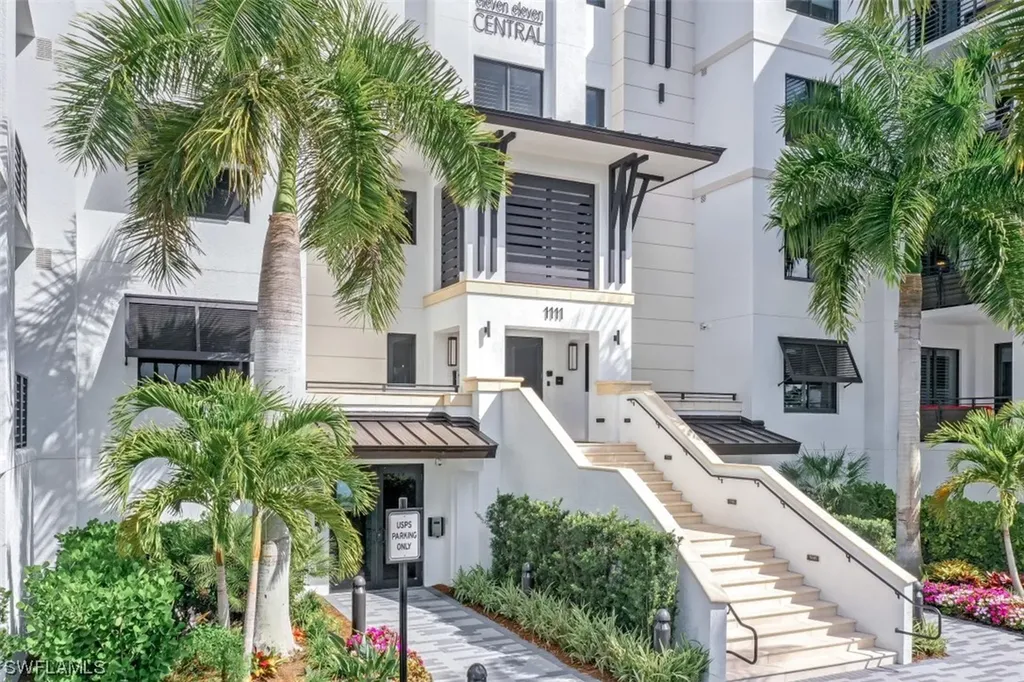 1111 Central Avenue Naples FL 34102