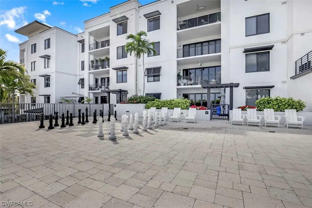 1111 Central Avenue Naples FL 34102