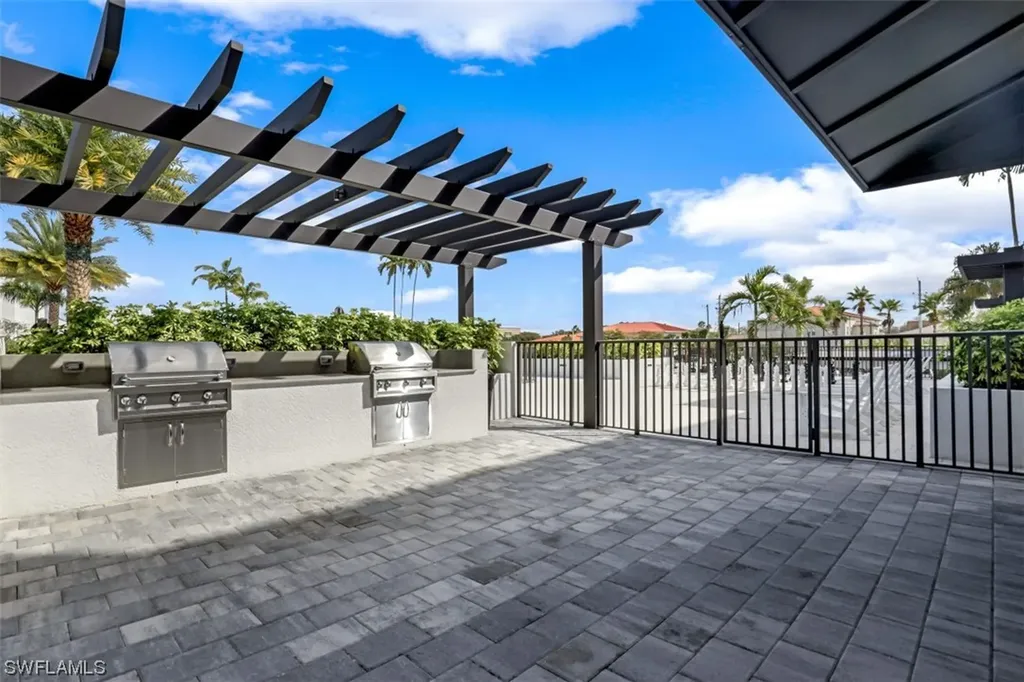 1111 Central Avenue Naples FL 34102
