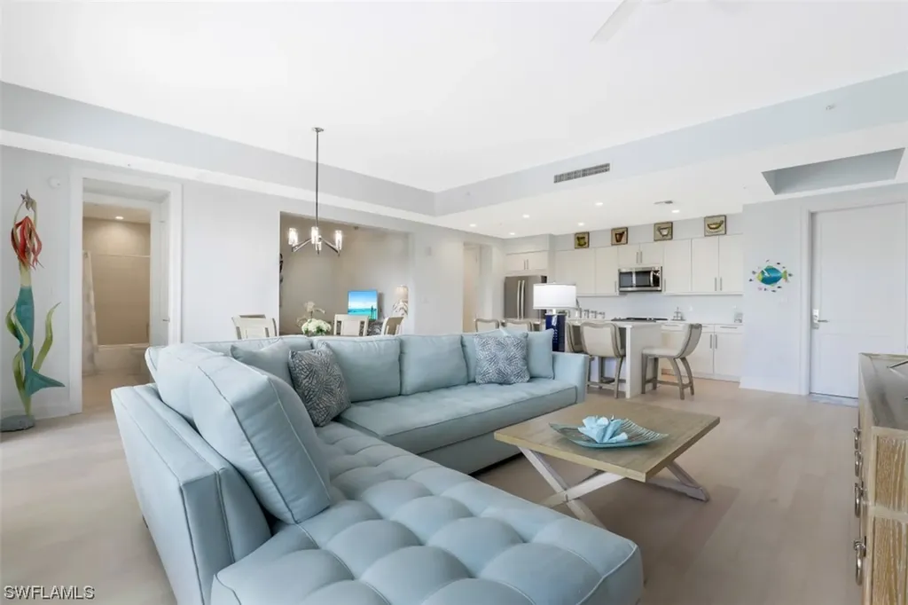 1111 Central Avenue Naples FL 34102