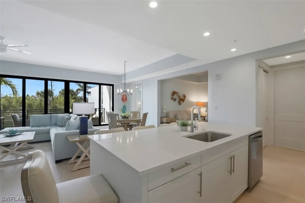 1111 Central Avenue Naples FL 34102