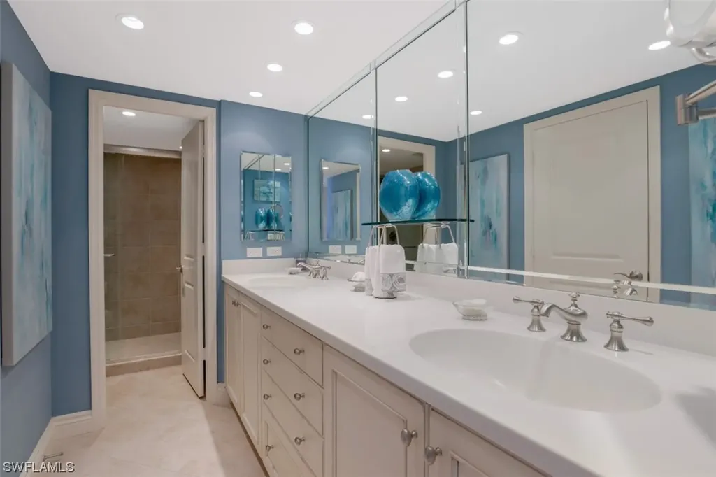 3215 Gulf Shore Boulevard N Naples FL 34103
