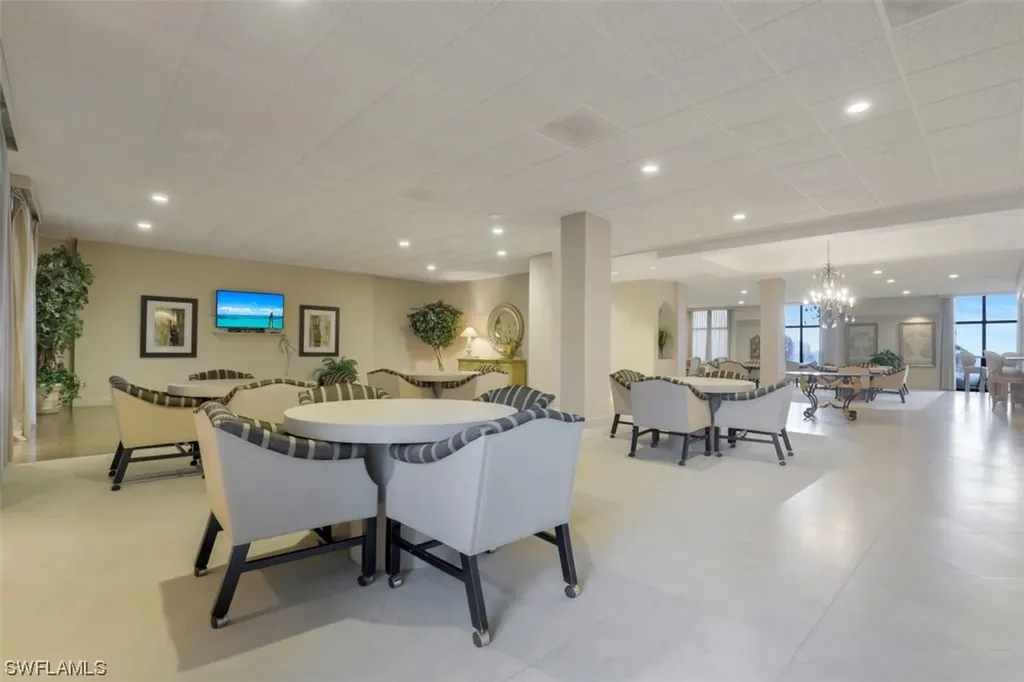 3215 Gulf Shore Boulevard N Naples FL 34103
