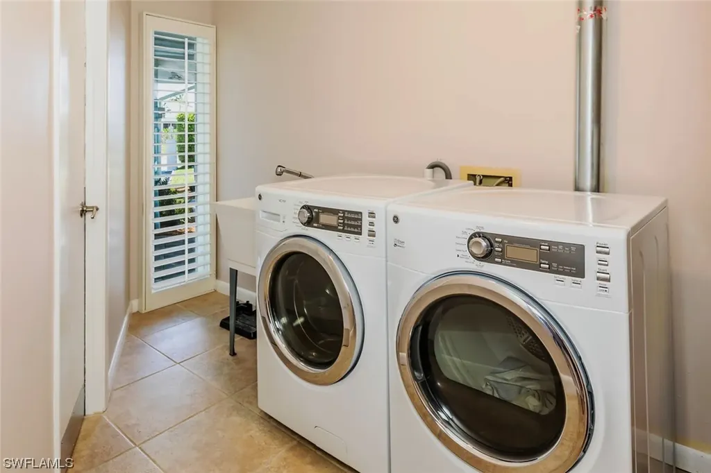 136 Trinidad Street Naples FL 34113