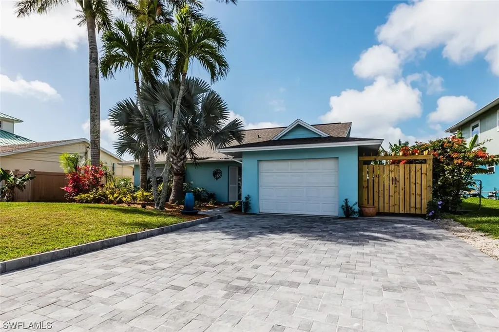 136 Trinidad Street Naples FL 34113