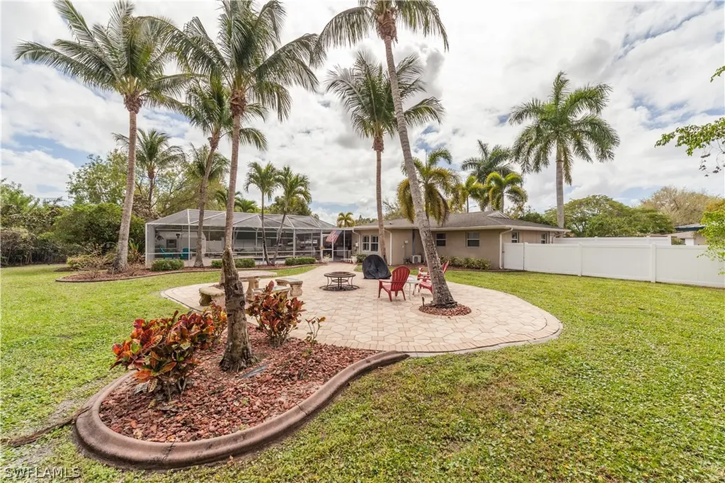 1687 N Flossmoor Road Fort Myers FL 33919