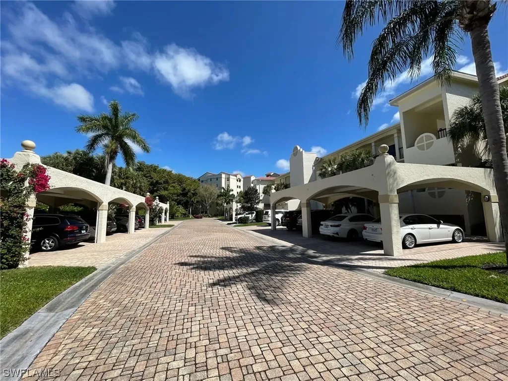 6525 Valen Way Naples FL 34108