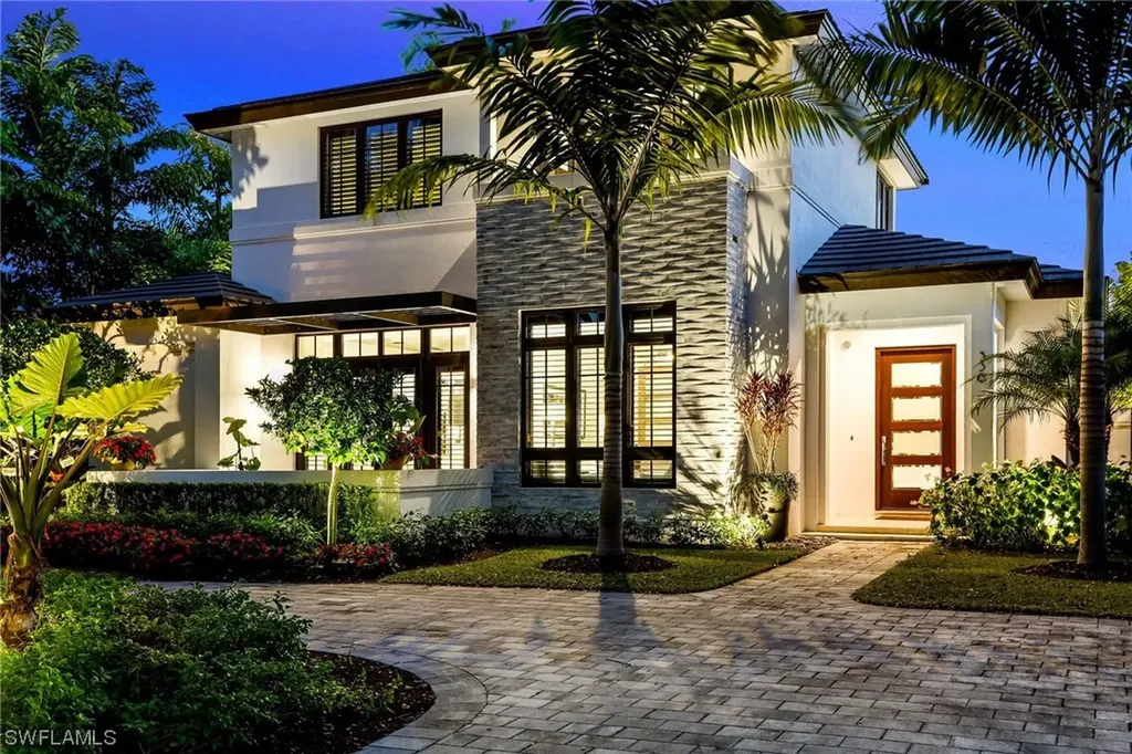 336 1st Avenue N Naples FL 34102
