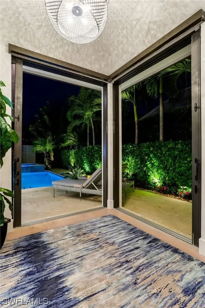 336 1st Avenue N Naples FL 34102