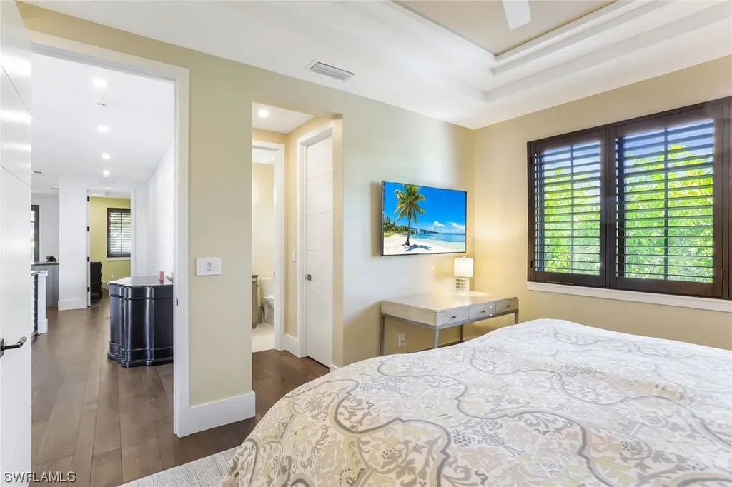 336 1st Avenue N Naples FL 34102