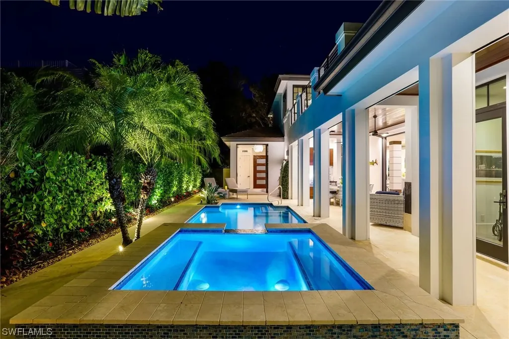 336 1st Avenue N Naples FL 34102