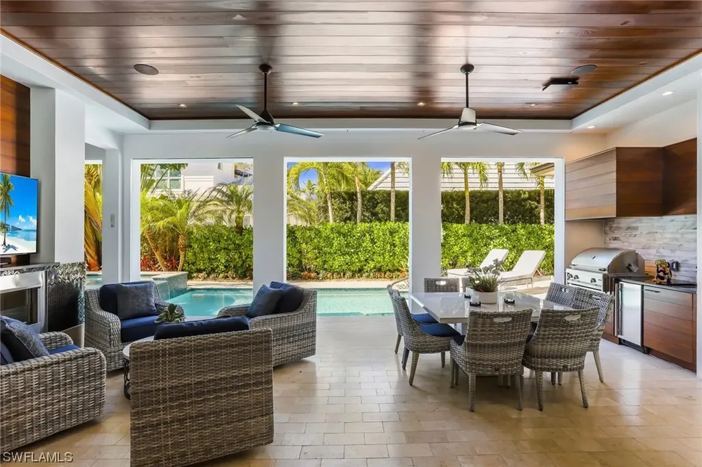 336 1st Avenue N Naples FL 34102