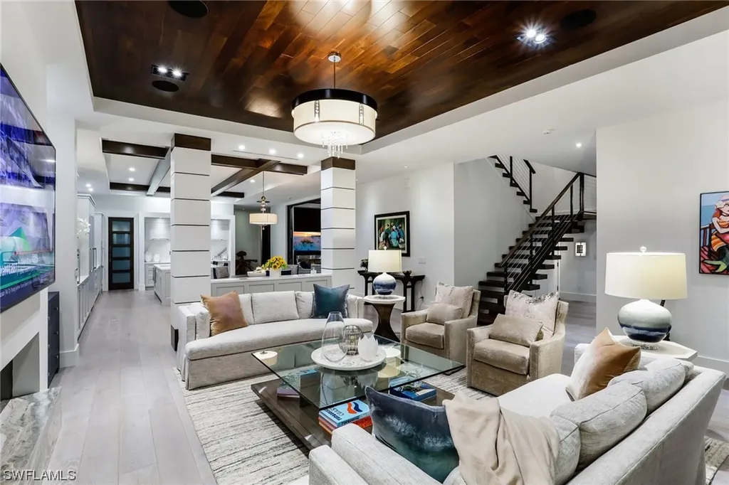336 1st Avenue N Naples FL 34102