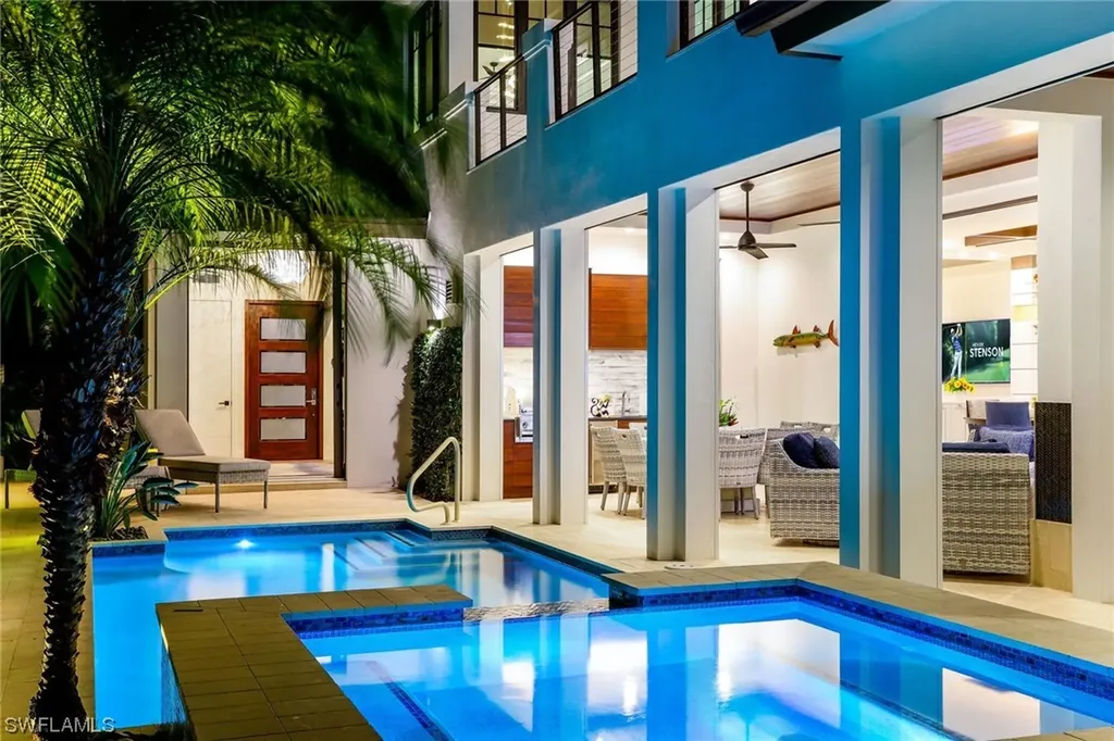336 1st Avenue N Naples FL 34102