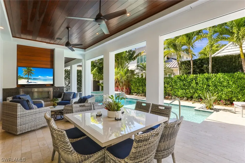 336 1st Avenue N Naples FL 34102