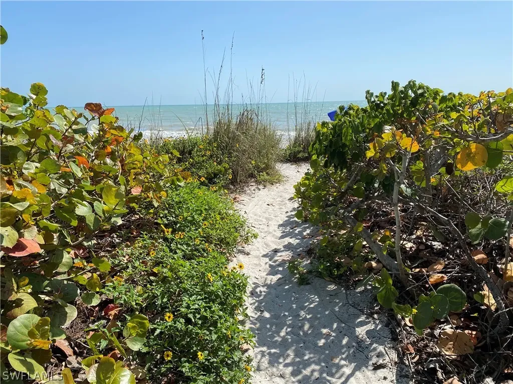 3041 W Gulf Drive Sanibel FL 33957