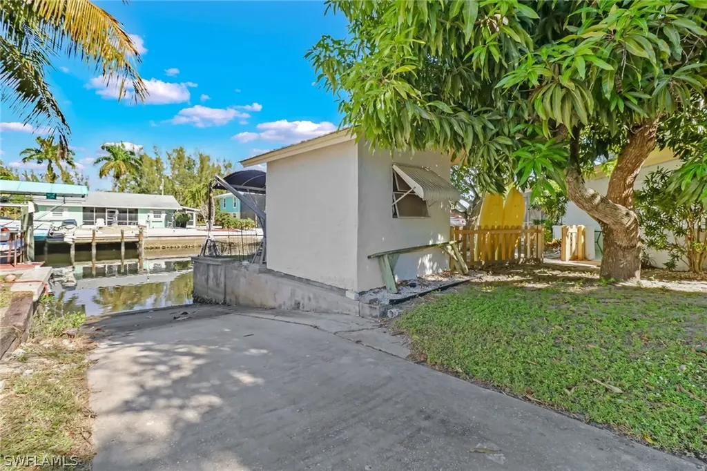 3332 6th Avenue St. James City FL 33956