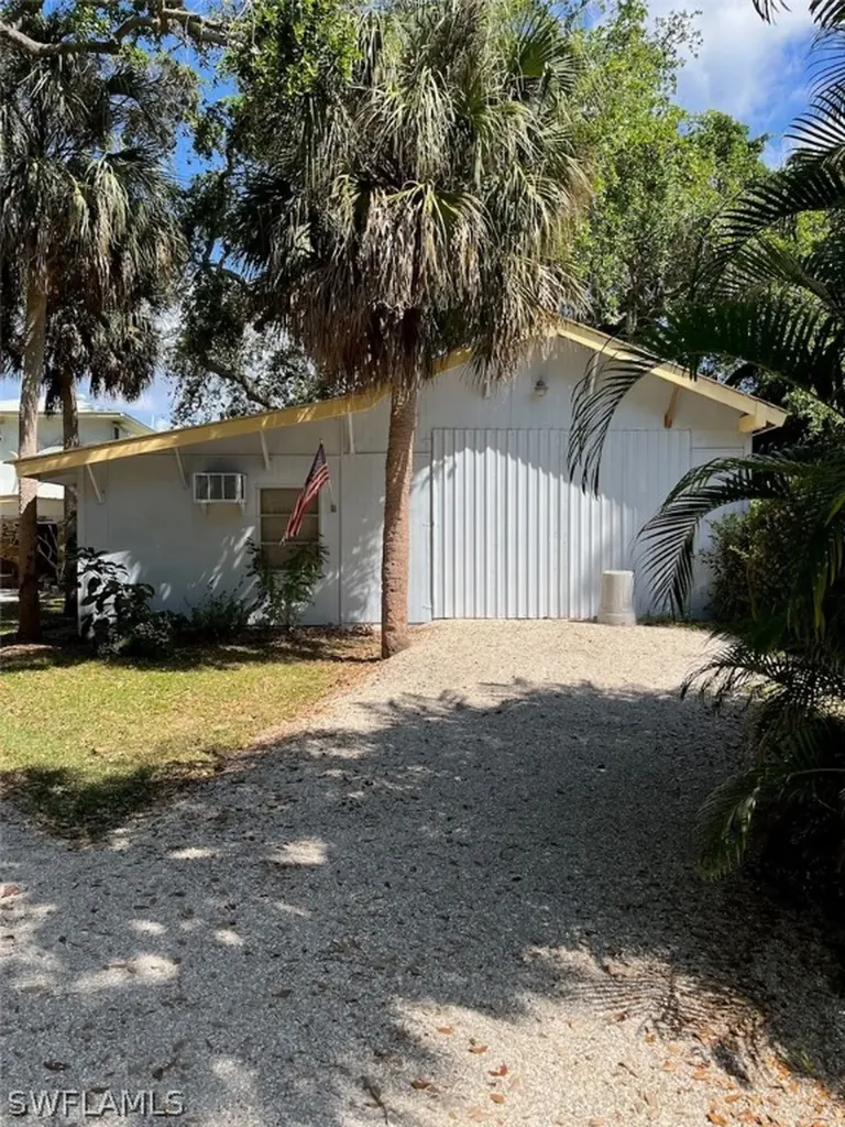 3332 6th Avenue St. James City FL 33956