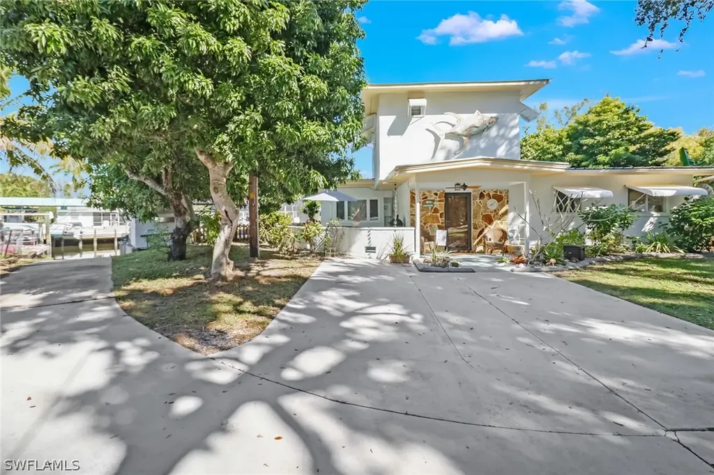3332 6th Avenue St. James City FL 33956