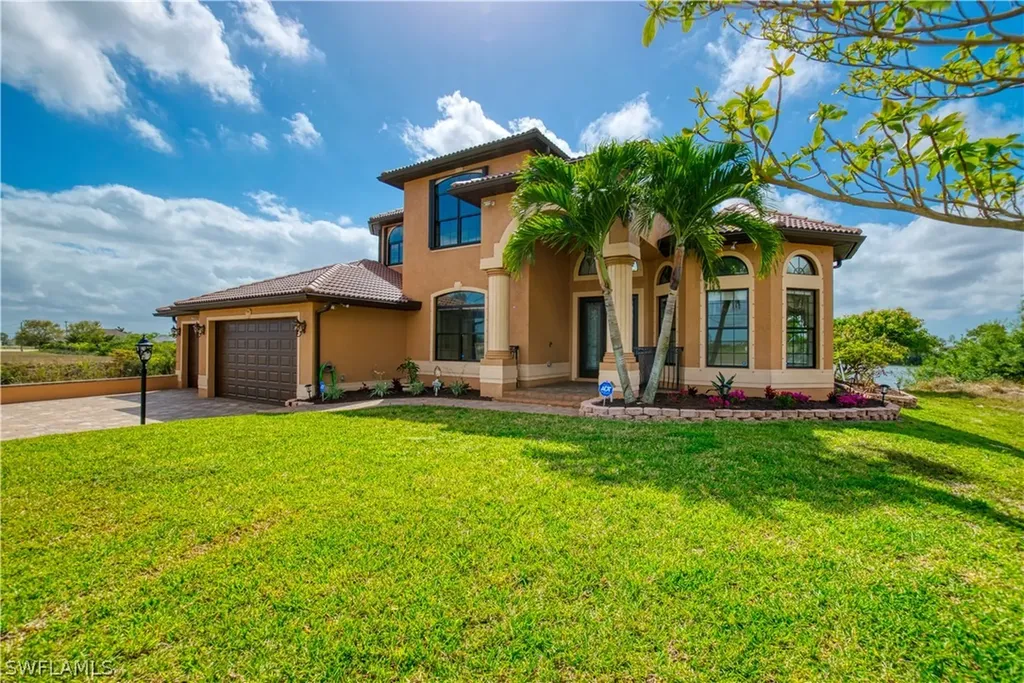 914 Diplomat Parkway W Cape Coral FL 33993