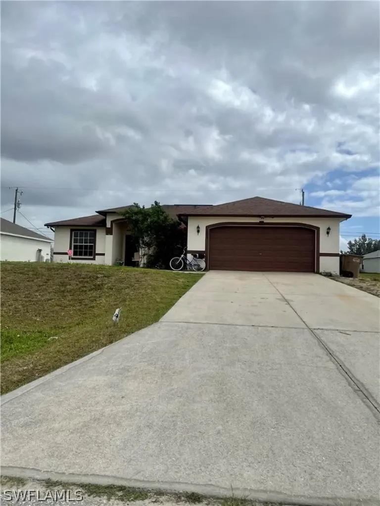 1809 NE 7th Place Cape Coral FL 33909