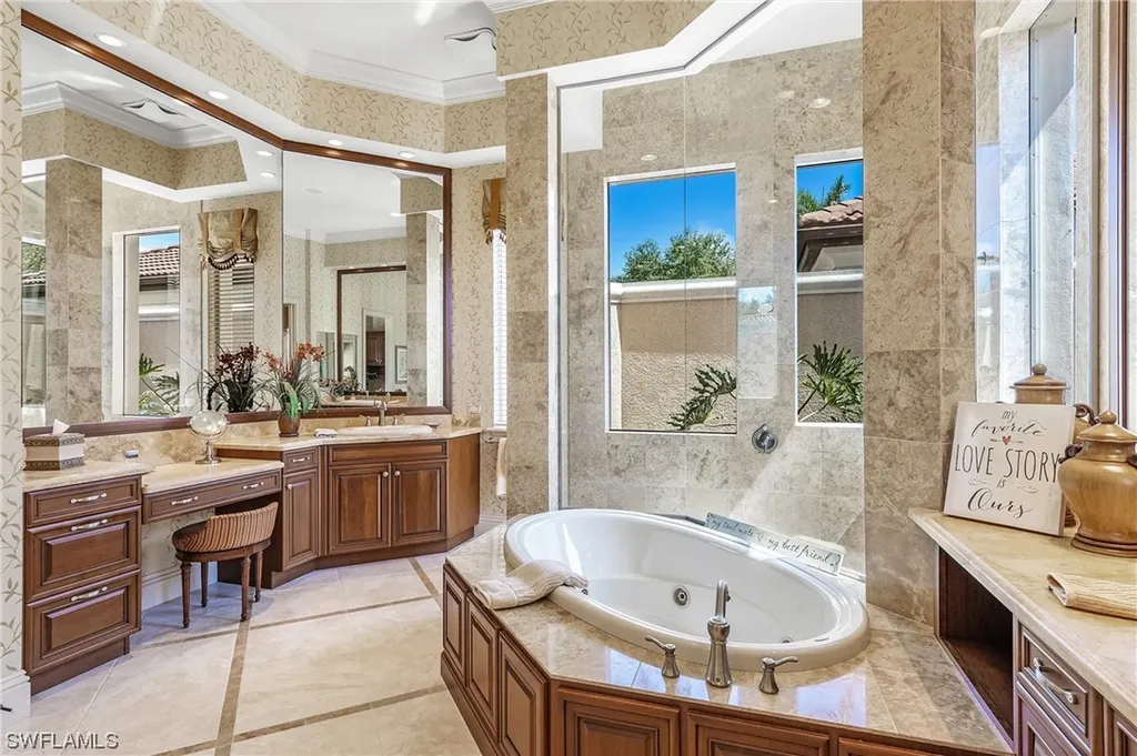 7515 Hogan Court Naples FL 34113