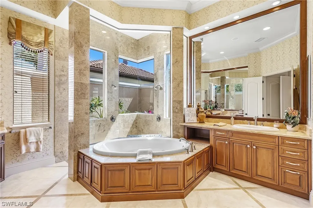 7515 Hogan Court Naples FL 34113
