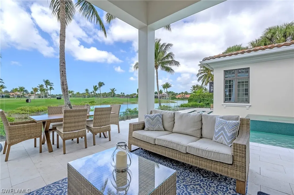 1727 Venezia Way Naples FL 34105