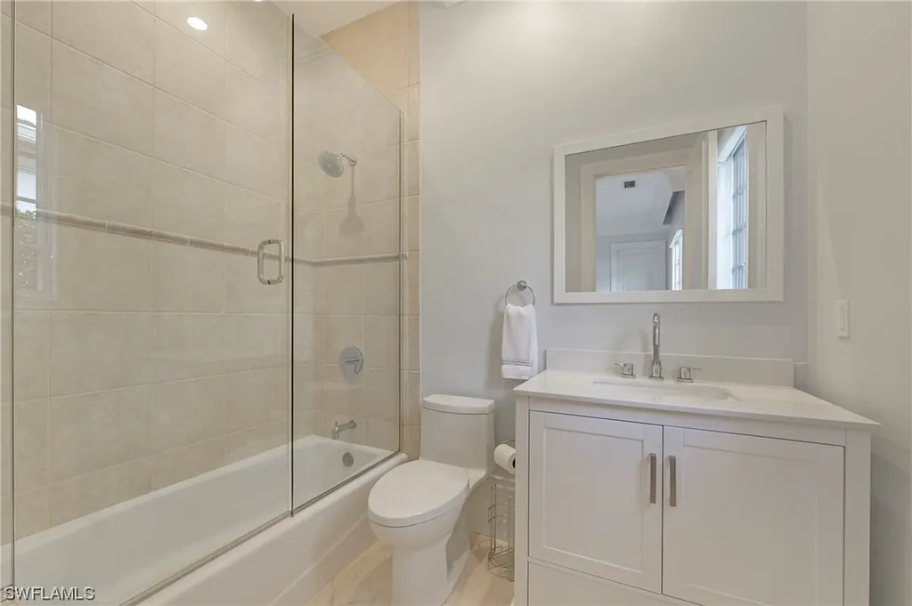 1727 Venezia Way Naples FL 34105