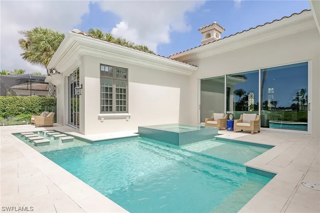 1727 Venezia Way Naples FL 34105