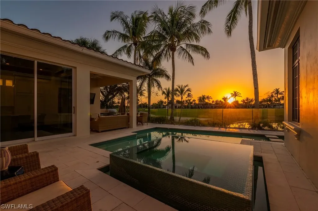 1727 Venezia Way Naples FL 34105