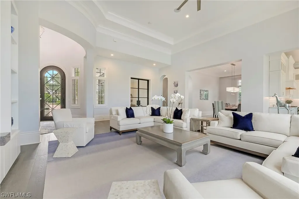 1727 Venezia Way Naples FL 34105