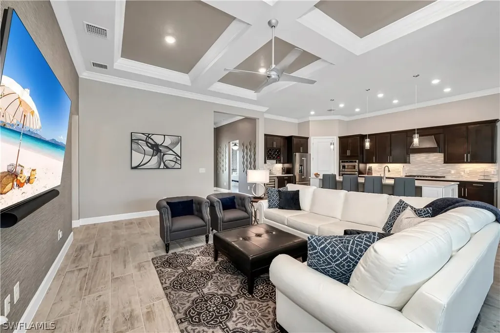 9528 Greyhawk Trail Naples FL 34120