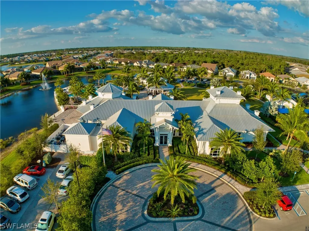9528 Greyhawk Trail Naples FL 34120