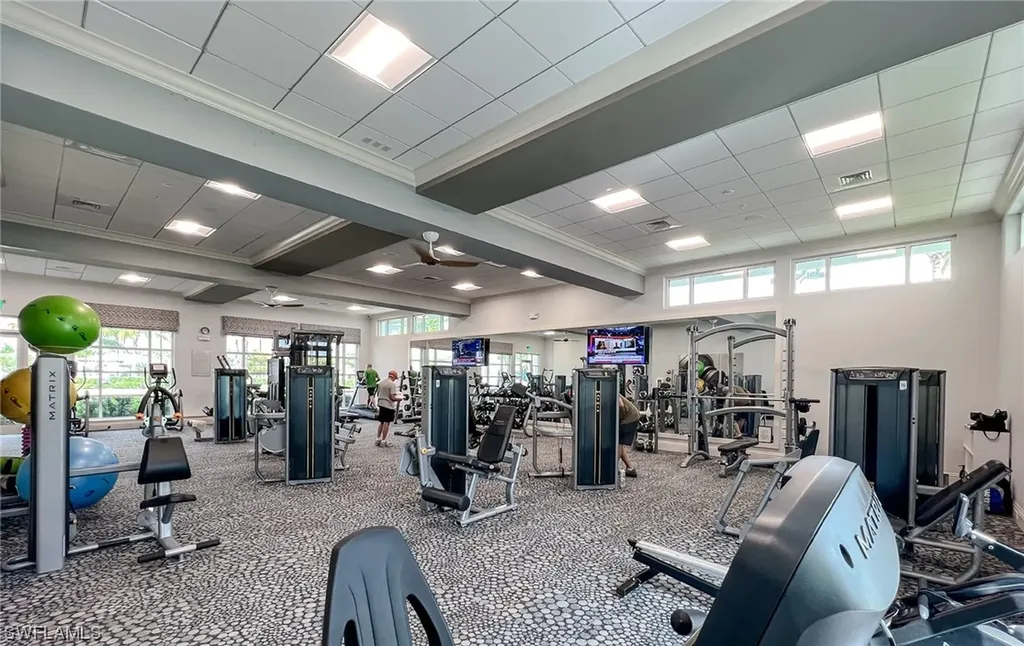 9528 Greyhawk Trail Naples FL 34120