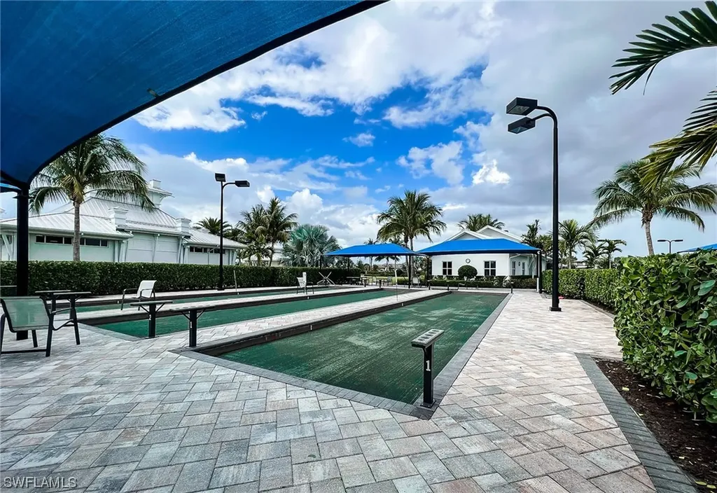 9528 Greyhawk Trail Naples FL 34120
