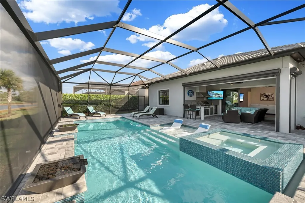 9528 Greyhawk Trail Naples FL 34120