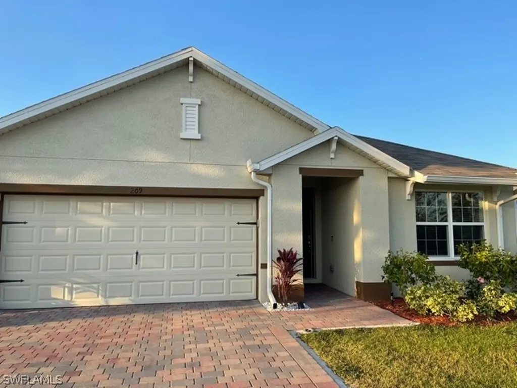 209 SE 4th Street Cape Coral FL 33990