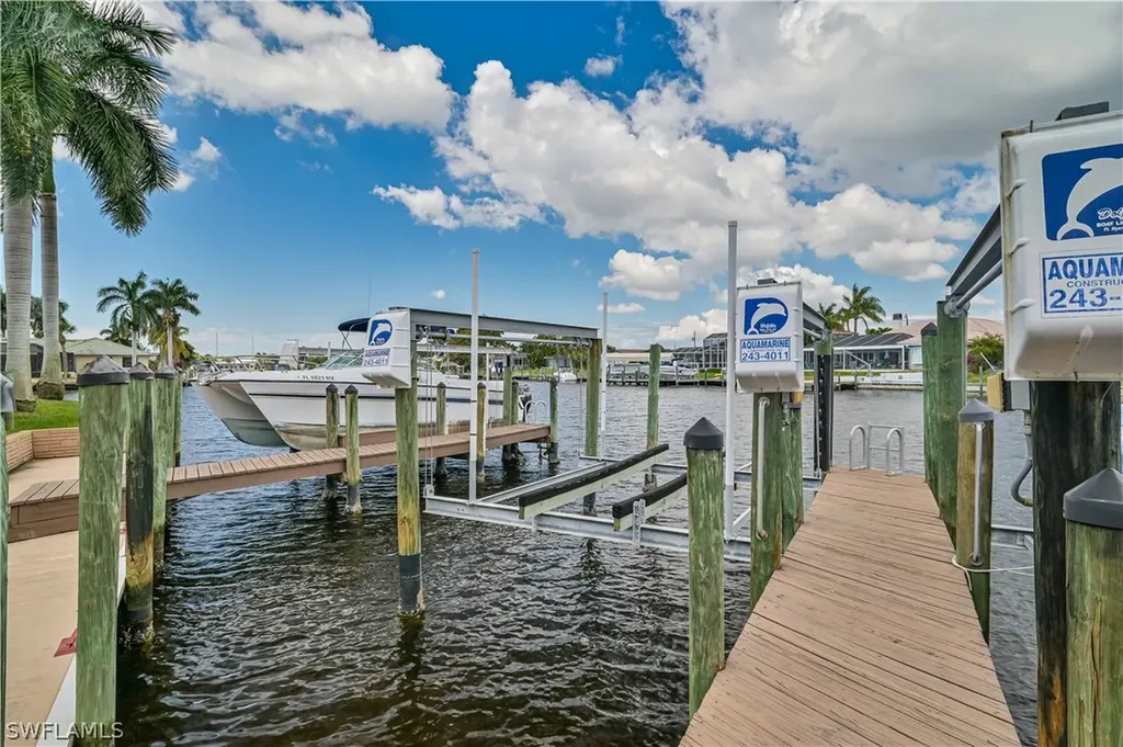 1807 SE 41st Street Cape Coral FL 33904