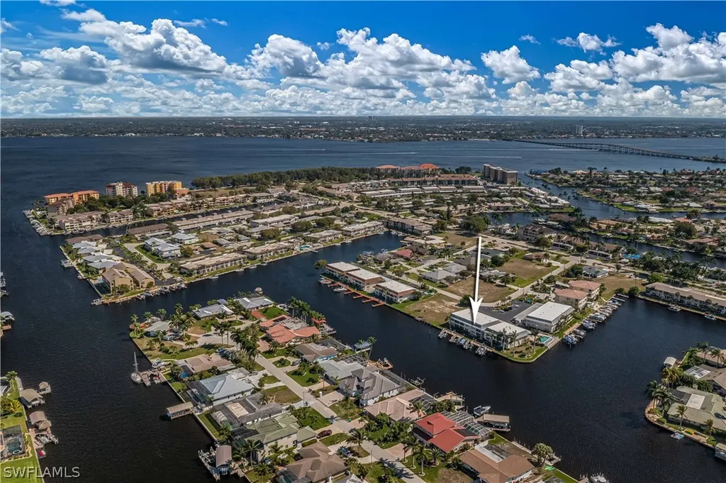 1807 SE 41st Street Cape Coral FL 33904