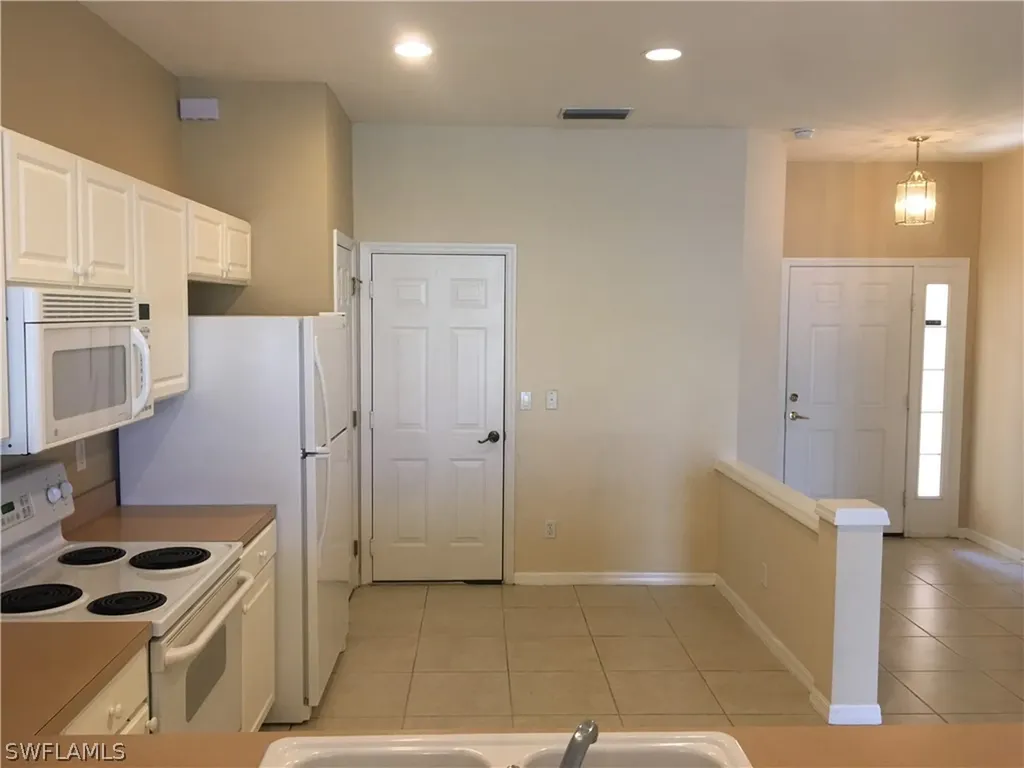 8451 Village Edge Circle Fort Myers FL 33919