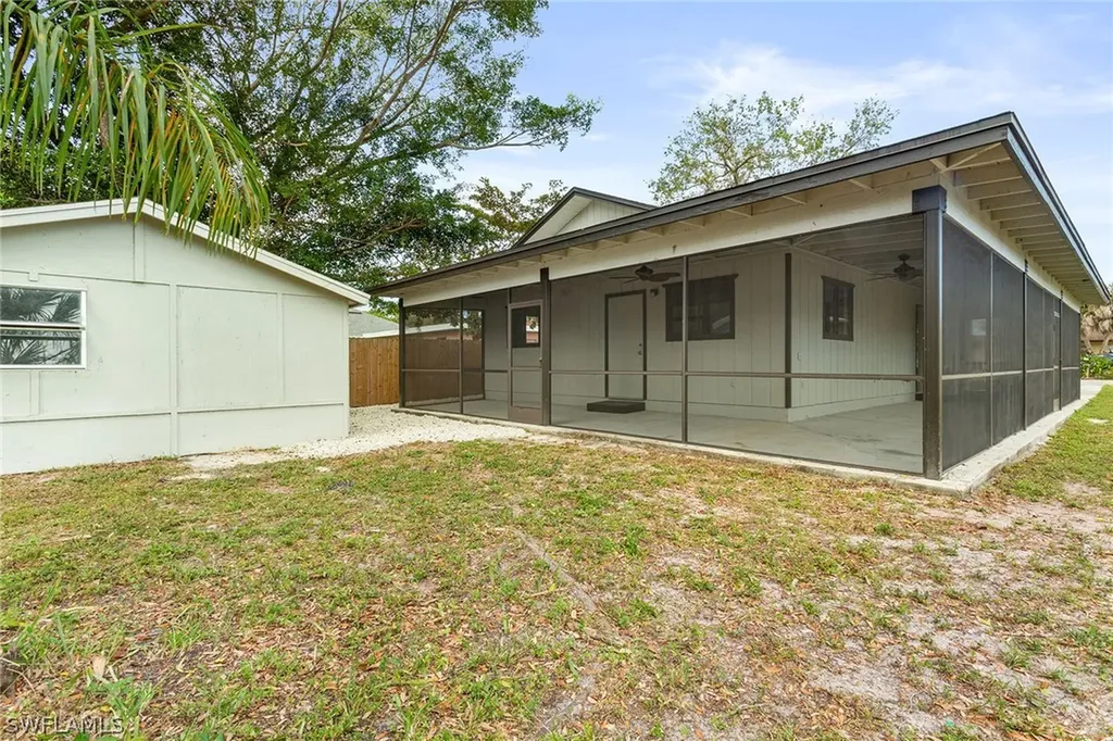 3374 Poinsettia Avenue Naples FL 34104